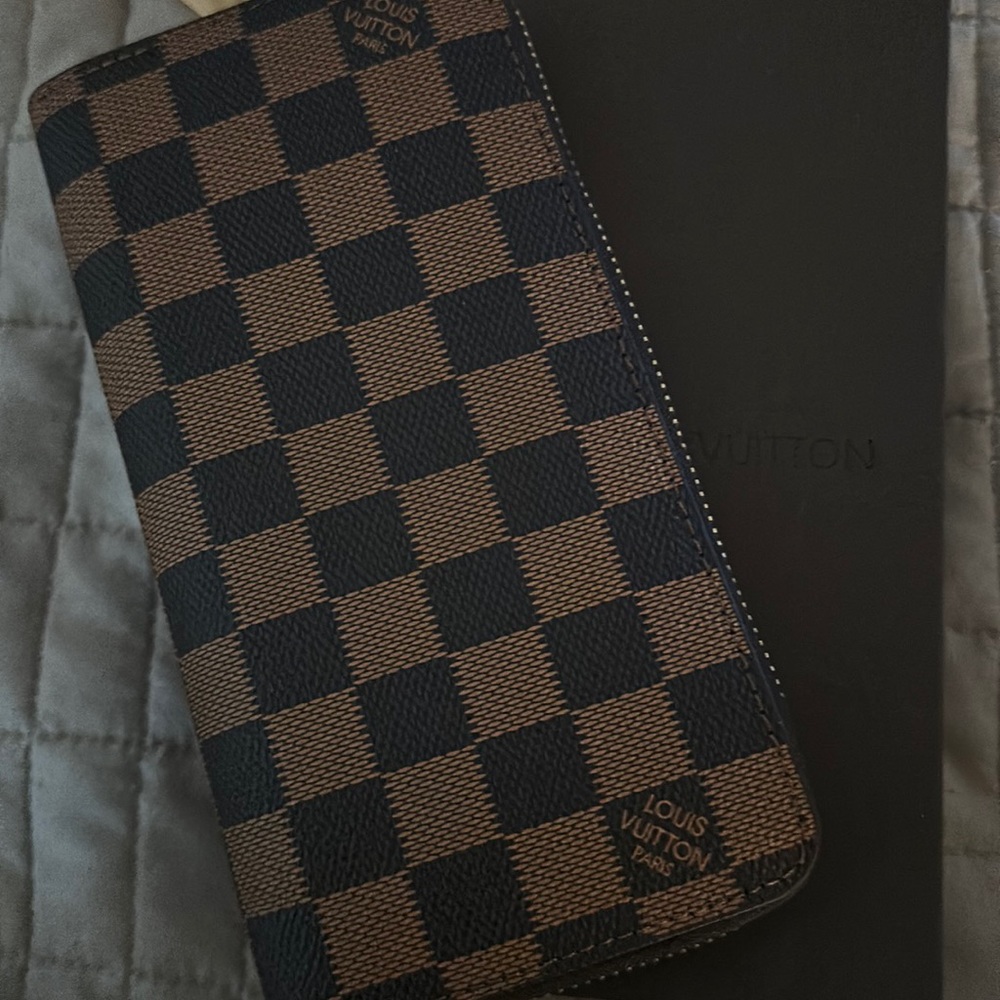 Louis V Wallet